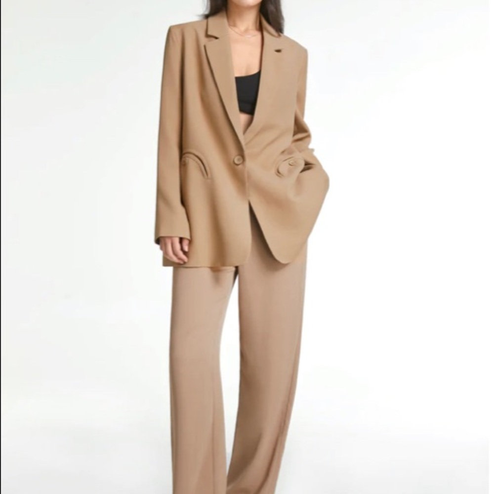 The Commense Arch Button Pocket Tan Blazer. NEW WITH TAGS.
